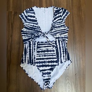 Athleta Wave Break Tie One Piece; Women’s Medium